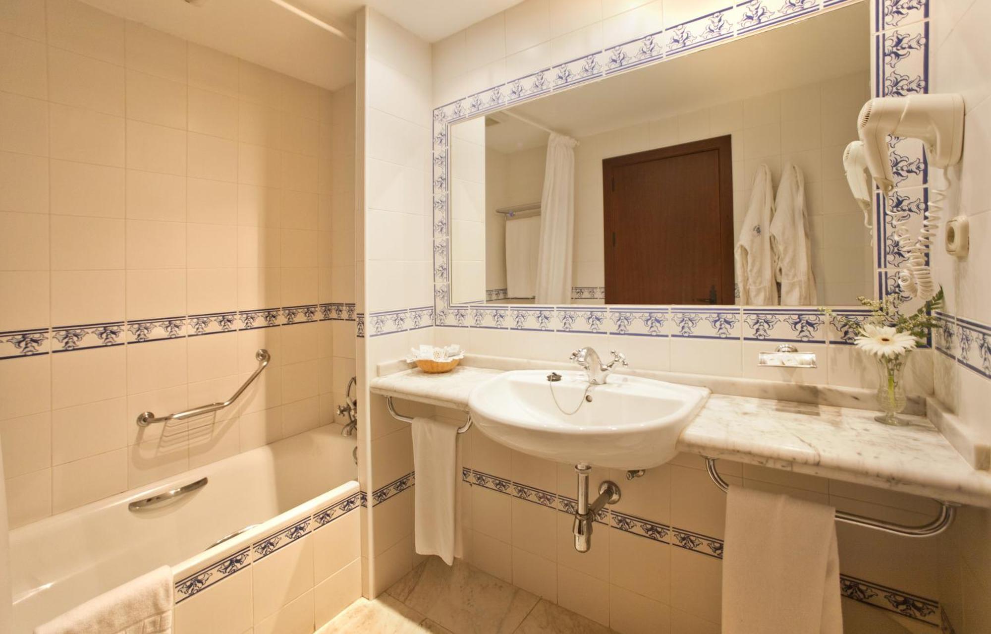 Twin Room,1207655722:JPEG
